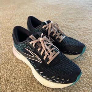 Brooks Women's Athletic Shoes - Black and Teal